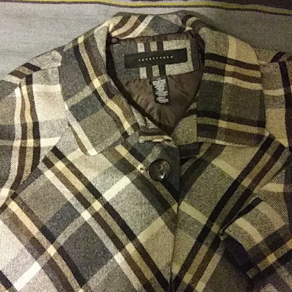 Jacket - Picture 2 of 6